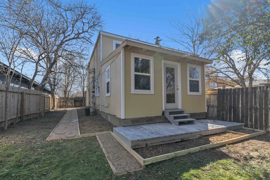 More Photos Of 5210 Woodrow Ave, Austin Land For Sale