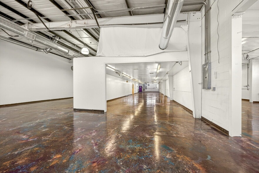 More Photos Of 3100 Merriman Rd, Medford Light Distribution For Sale