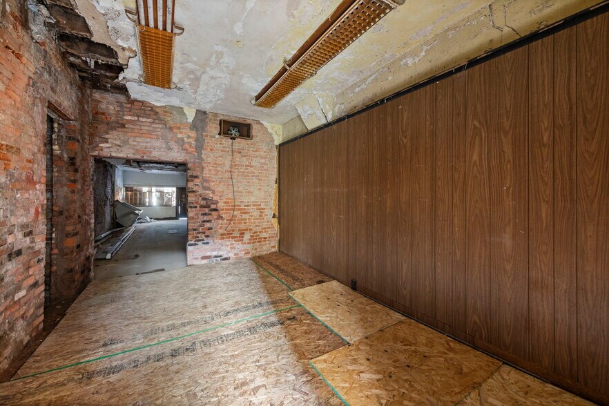 More Photos Of 1648 Vine St, Cincinnati Storefront Retail Residential For Sale