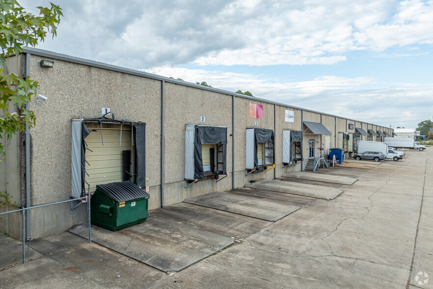 More Photos Of 6200 Scott Hamilton Dr, Little Rock Distribution For Lease