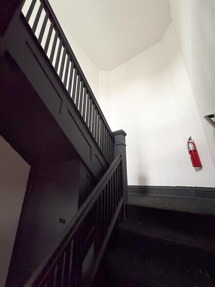 More Photos Of 303 Stone St, Joliet Multifamily For Sale