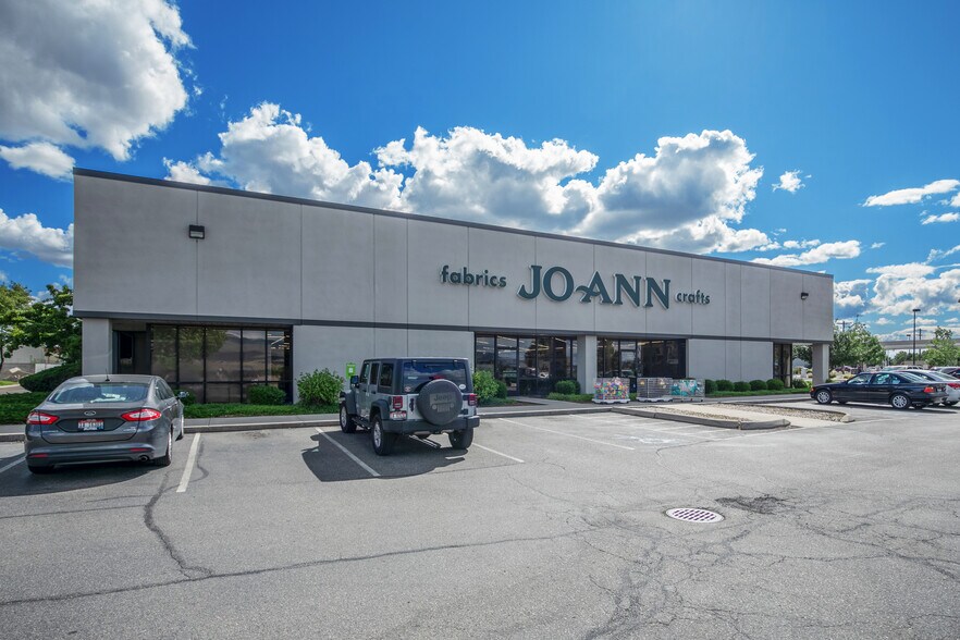 More Photos Of 3243-3275 S Federal Way, Boise Freestanding For Lease