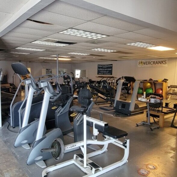 More Photos Of 990 Detroit Ave, Concord Warehouse For Lease