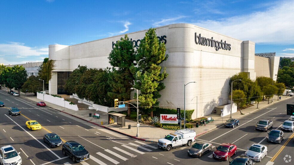 More Photos Of 14040 Riverside Dr, Sherman Oaks Department Store For Lease
