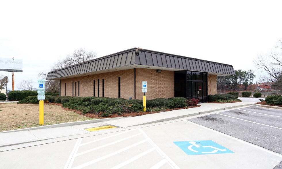 More Photos Of 2324 Airport Blvd, West Columbia Bank For Lease