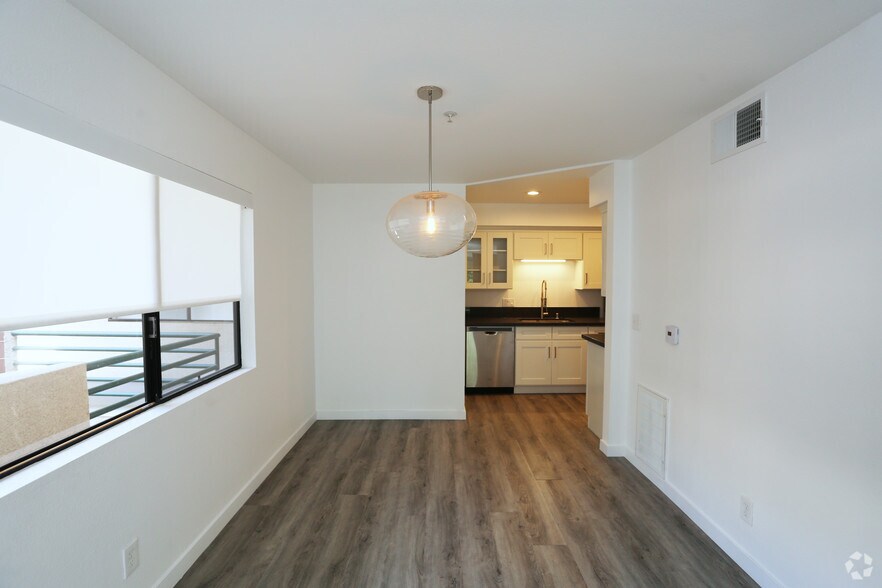 More Photos Of 8815 Cynthia St, West Hollywood Apartments For Sale