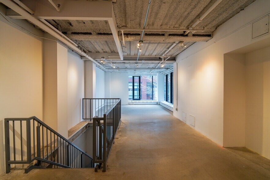 More Photos Of 163 Charles St, New York Apartments For Sale