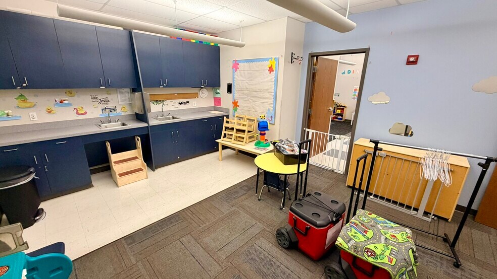 More Photos Of 9113 Blair Rd, Mint Hill Specialty For Lease