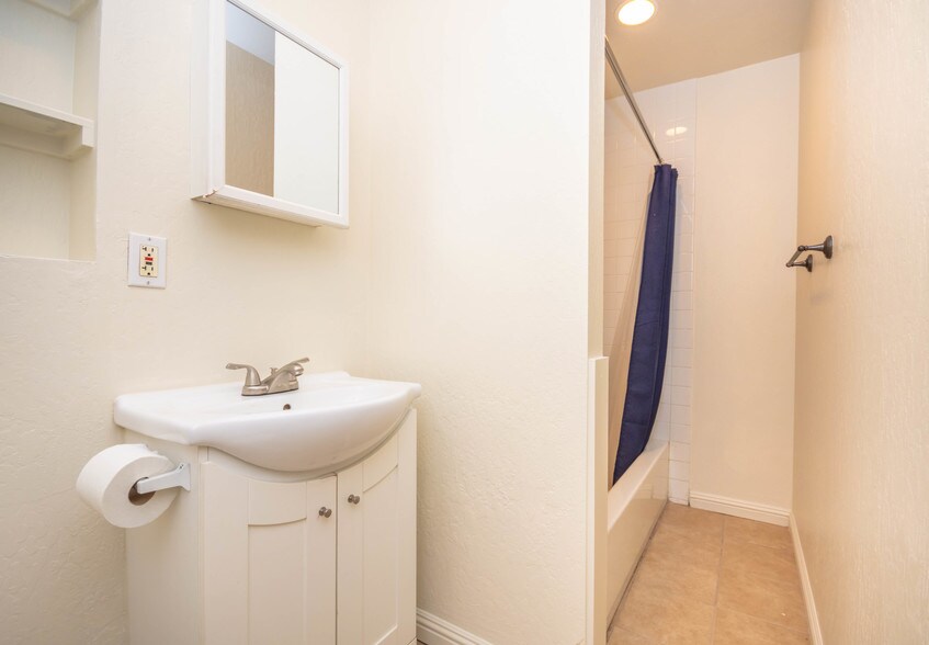 More Photos Of 1049 Jefferson Blvd, West Sacramento Apartments For Lease