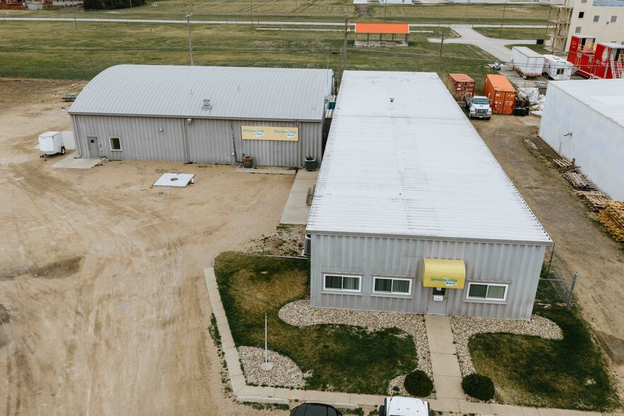 More Photos Of 2565 16th Ave, Columbus Light Manufacturing For Sale