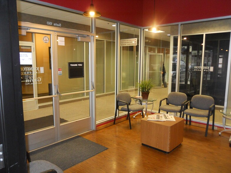 More Photos Of 207 N Chestnut St, Chaska Office For Lease