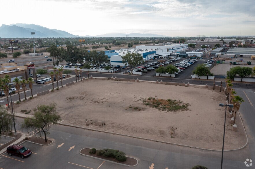 More Photos Of 8150 N Cortaro Dr, Tucson Unknown For Lease