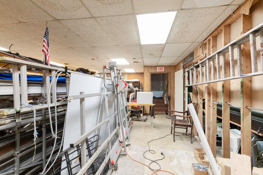 More Photos Of 1628 Erie Blvd E, Syracuse Flex For Sale