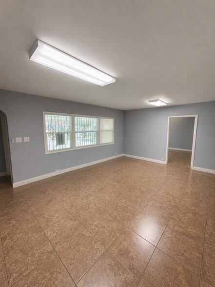 More Photos Of 11628-11630 Victory Blvd, North Hollywood Freestanding For Sale