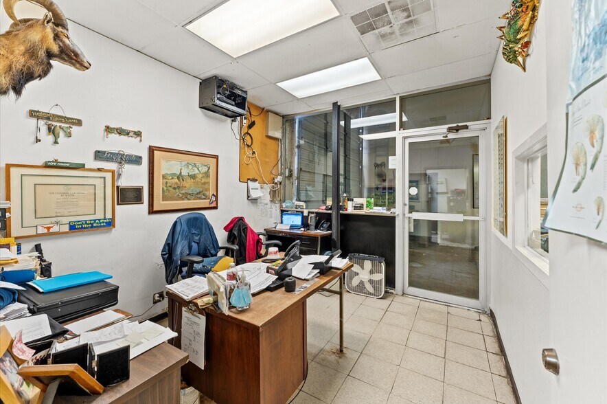 More Photos Of 1440 Cedar Post Ln, Houston Warehouse For Sale