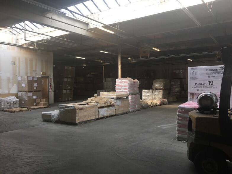 More Photos Of 151-163 Orange Ave, West Haven Storefront For Lease