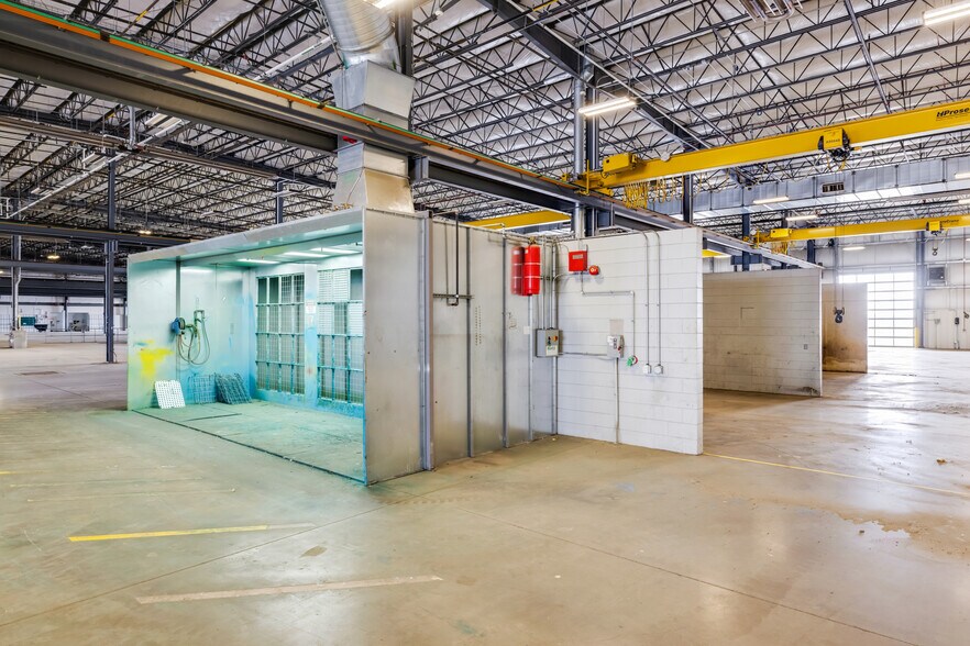 More Photos Of 805 48th Ave W, Williston Manufacturing For Sale