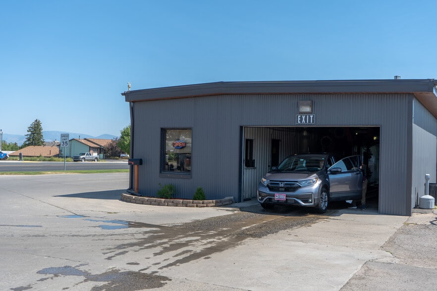 More Photos Of 1201 Cedar St, Helena Carwash For Sale