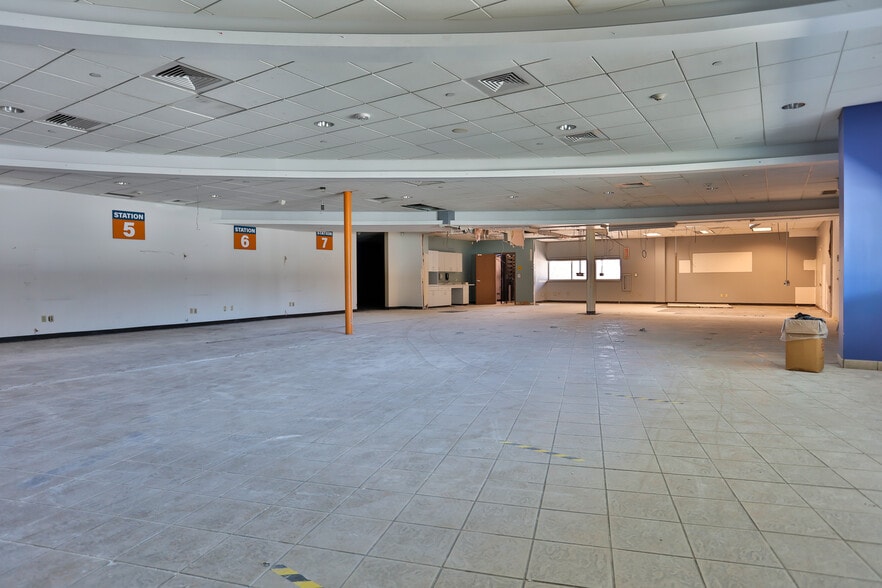 More Photos Of 7000 San Pedro Ave, San Antonio Storefront Retail Office For Sale