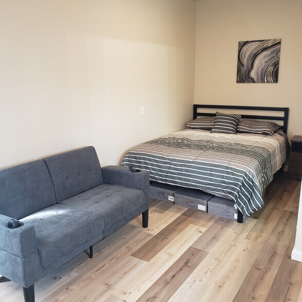 More Photos Of 1314 W Pierce St, Burns Trailer Camper Park For Sale