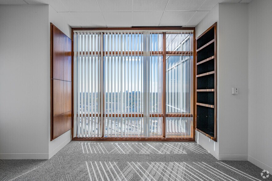 More Photos Of 10440 N Central Expy, Dallas Office For Sale