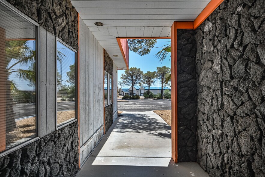 More Photos Of 1100 Monache Mountain ave, Inyokern Flex For Lease