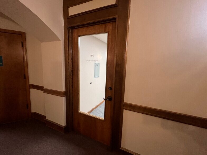 More Photos Of 1380-1398 Main St, Springfield Office For Lease