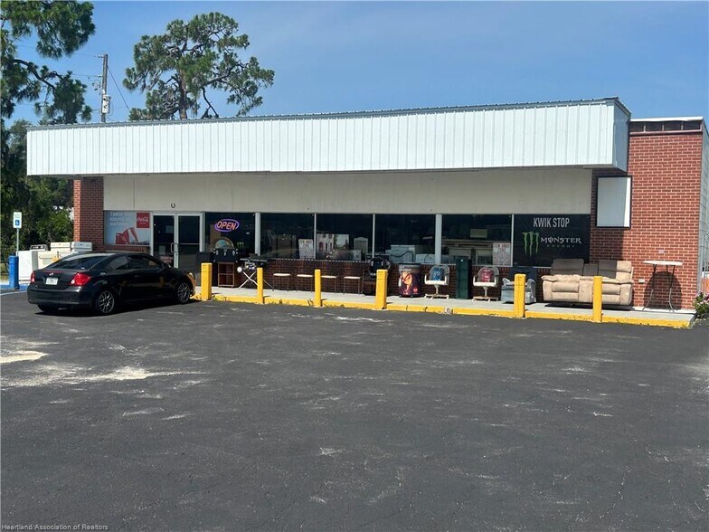 Primary Photo Of 2532 State Road 17 S, Avon Park Convenience Store For Sale