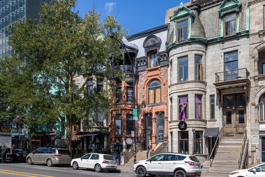Primary Photo Of 3437-3441 Rue Saint-Denis, Montréal General Retail For Sale