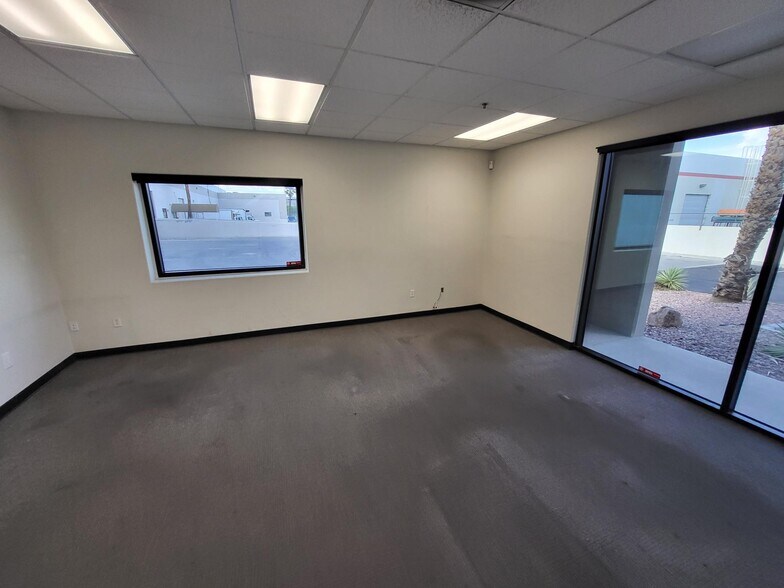 More Photos Of 3326 Ponderosa Way, Las Vegas Warehouse For Lease