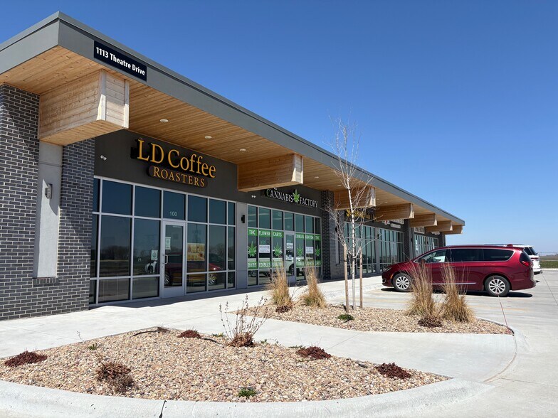 More Photos Of 1113 Theatre Drive, Hastings Storefront Retail Office For Lease