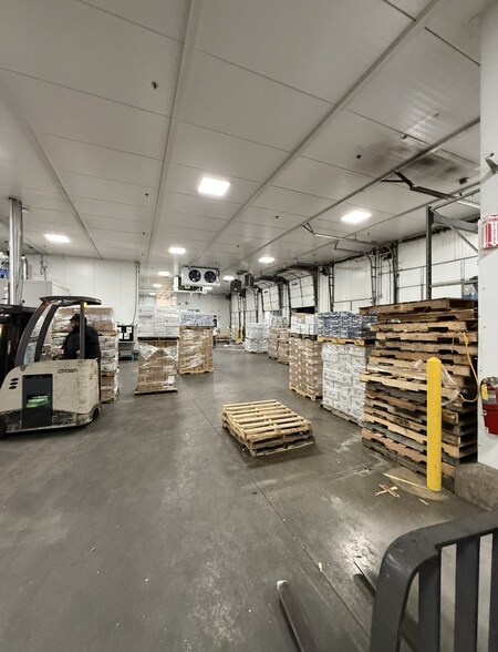 More Photos Of 950 Chase Ave, Elk Grove Village Food Processing For Sale