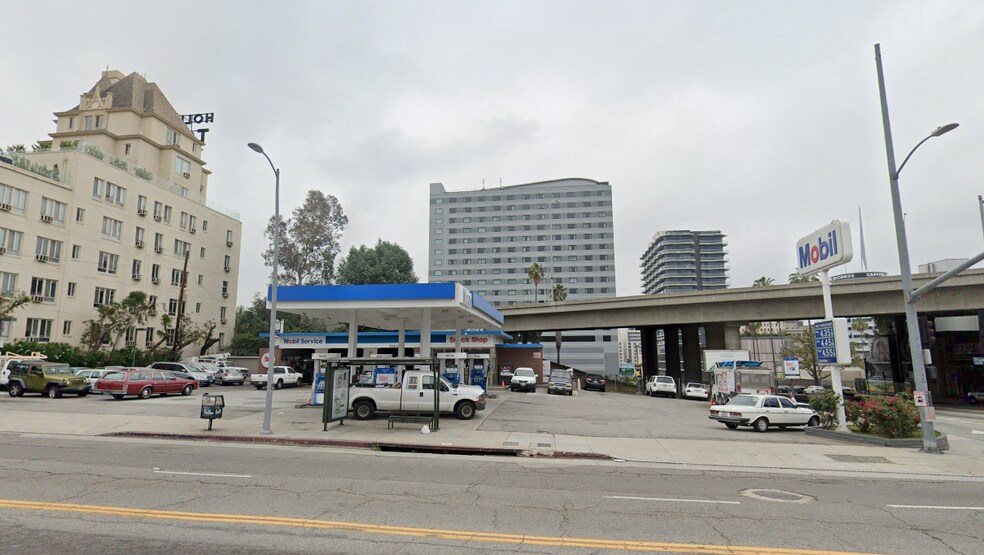 More Photos Of 6230 Franklin Ave, Los Angeles Service Station For Sale