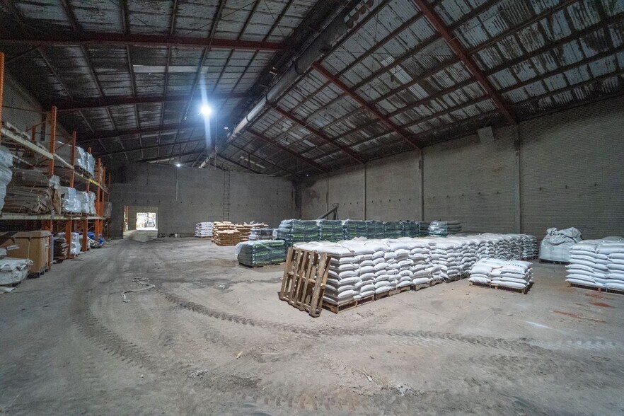 More Photos Of 610 E End St, Goliad General Retail For Sale