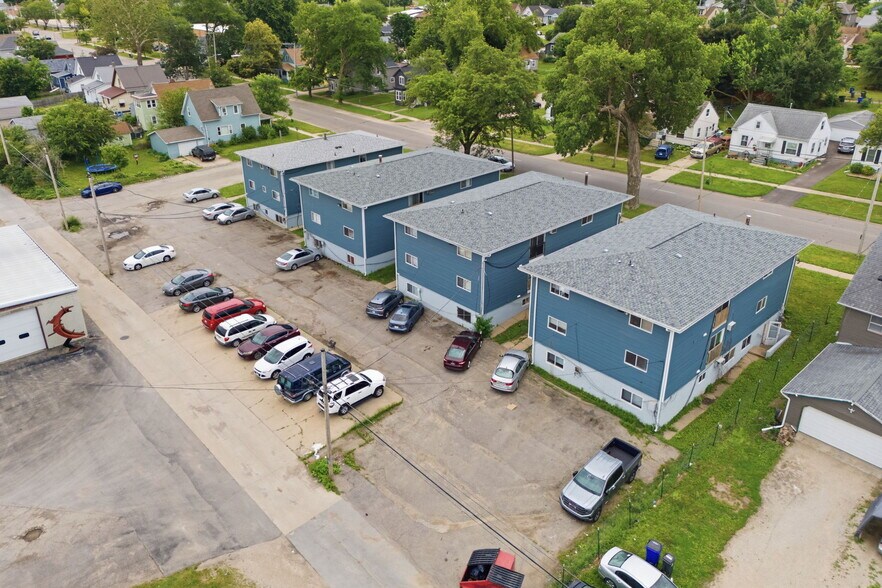 Primary Photo Of 802-816 15th Ave SW, Cedar Rapids Apartments For Sale