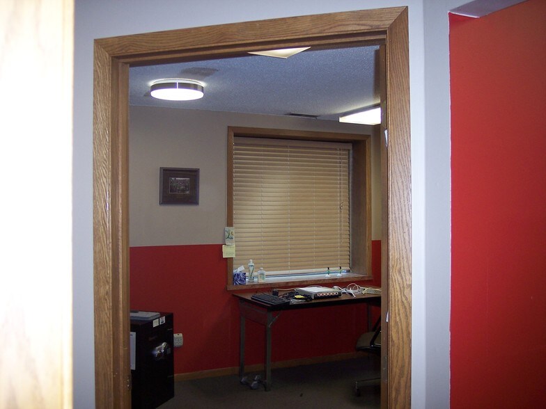 More Photos Of 9141-9159 NE Isanti St, Blaine Warehouse For Lease