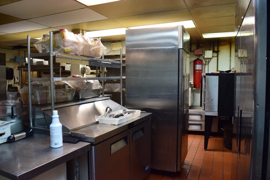 More Photos Of 309 W Congress St, Savannah Restaurant For Lease