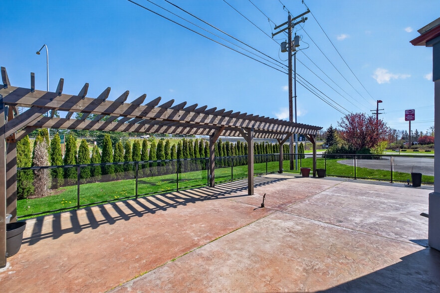 More Photos Of 1650 W Bakerview Rd, Bellingham Restaurant For Sale