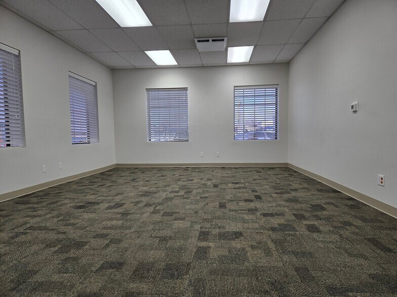More Photos Of 557 W Silver St, Elko Office For Lease