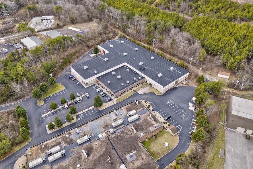 More Photos Of 115 Union Valley Rd, Oak Ridge Light Distribution For Lease