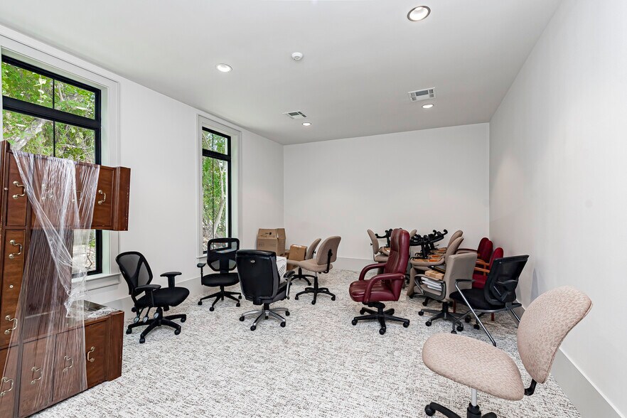 More Photos Of 10315 Jefferson Hwy, Baton Rouge Loft Creative Space For Lease