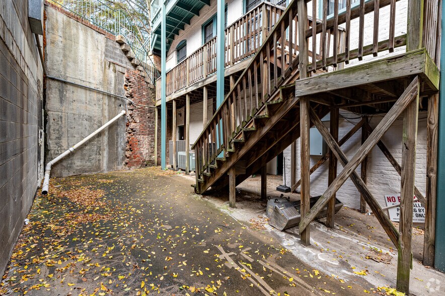 More Photos Of 1301-1307 E Cary St, Richmond Storefront Retail Office For Lease