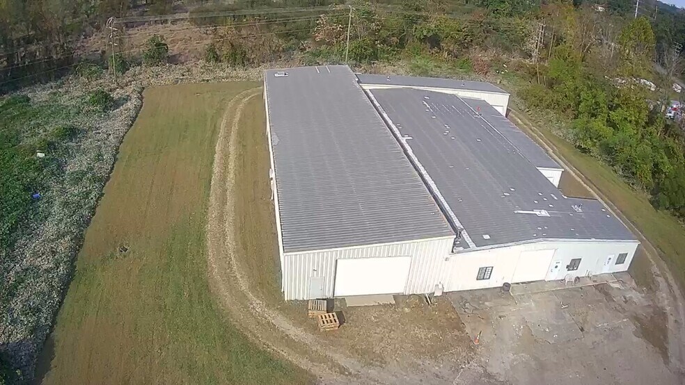 More Photos Of 614 S Grove St, Hendersonville Industrial For Sale