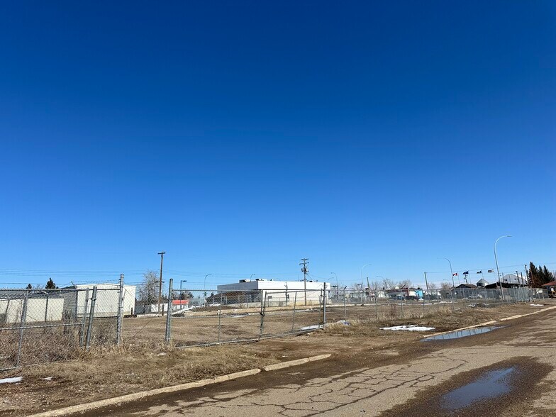 More Photos Of 1302 10A St, Wainwright Land For Sale
