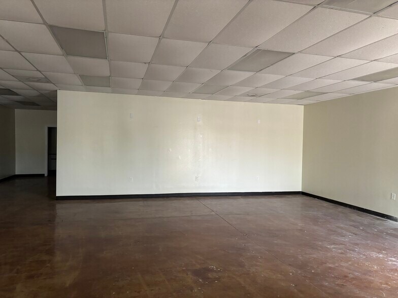 More Photos Of 1610 E Tyler St, Harlingen Unknown For Lease