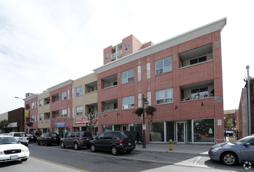 More Photos Of 637 Dundas St, London Storefront Retail Residential For Lease