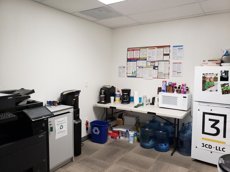 More Photos Of 1710 W Main St, Battle Ground Office For Lease