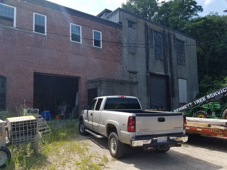 More Photos Of 75 Walnut St, Fitchburg Warehouse For Sale