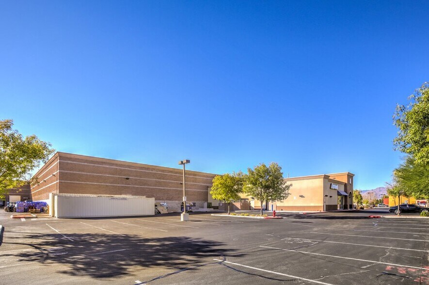 More Photos Of 2943 W Craig Rd, North Las Vegas Storefront For Lease