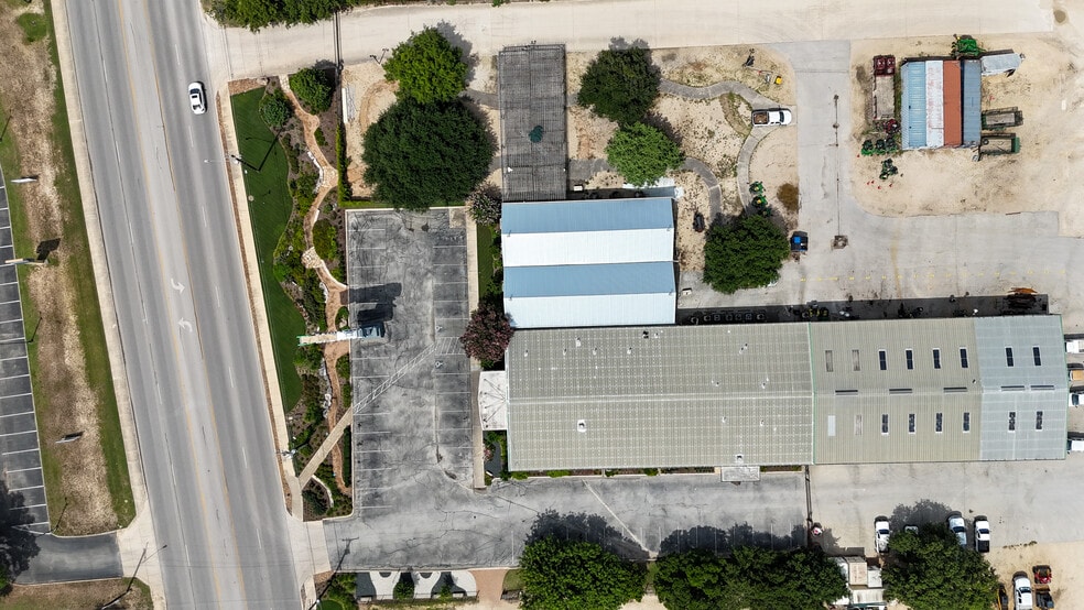 More Photos Of 16348 Nacogdoches Rd, San Antonio Warehouse For Lease